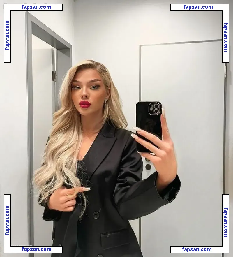 Elainevictoria nude photo #0004 from OnlyFans