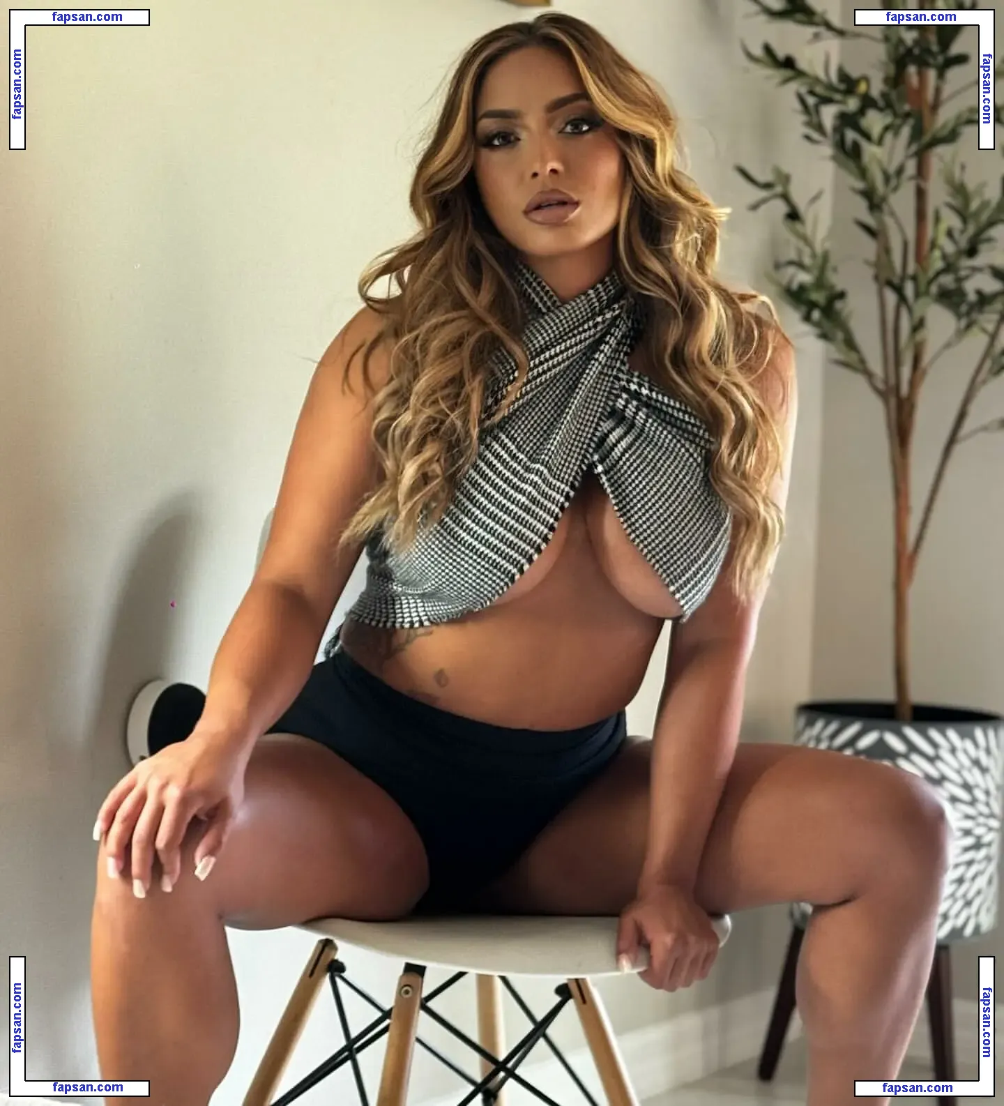 Elektra Lopez nude photo #0025 from OnlyFans