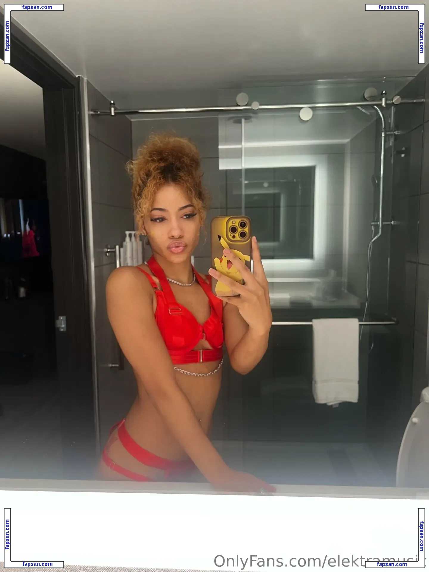 elektramusic nude photo #0017 from OnlyFans