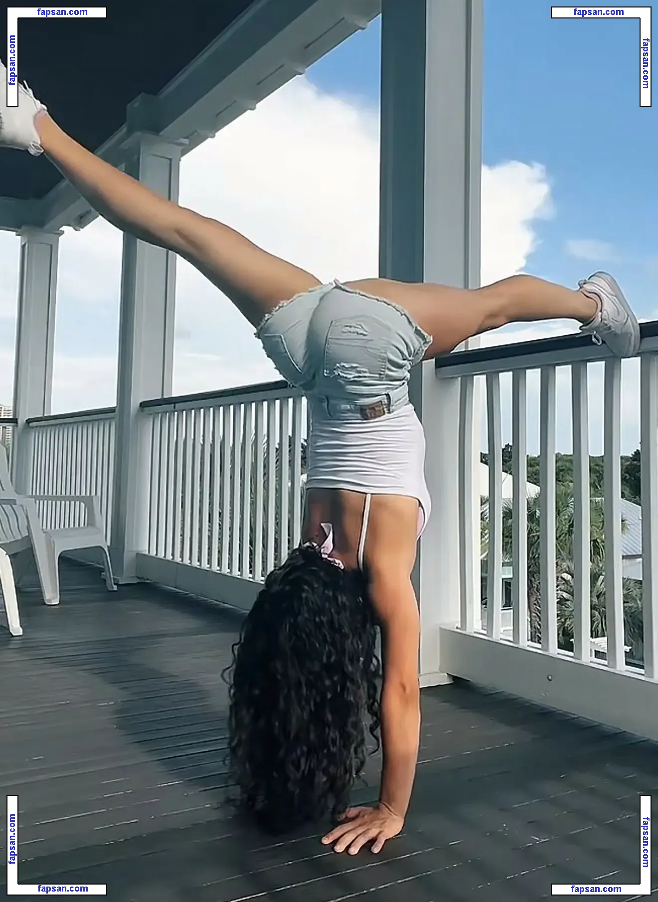 Elena Arenas nude photo #0098 from OnlyFans