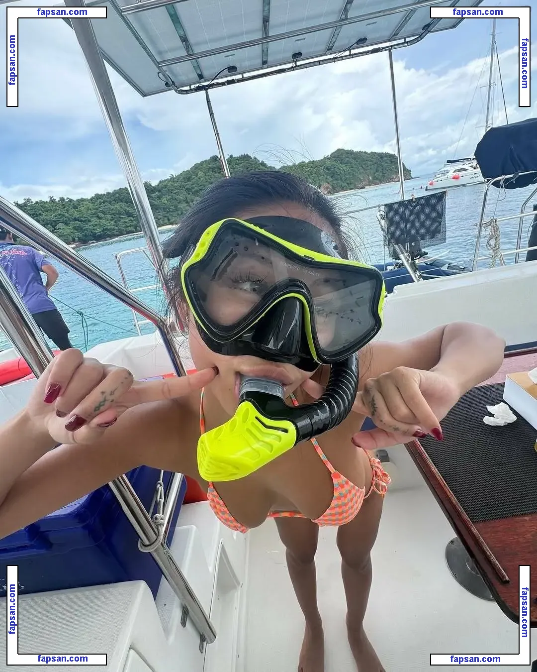 Elena Tsushima голая фото #0012 с Онлифанс