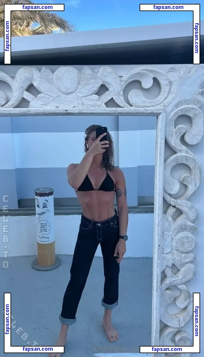 Eleonora Carrie nude photo #0004 from OnlyFans