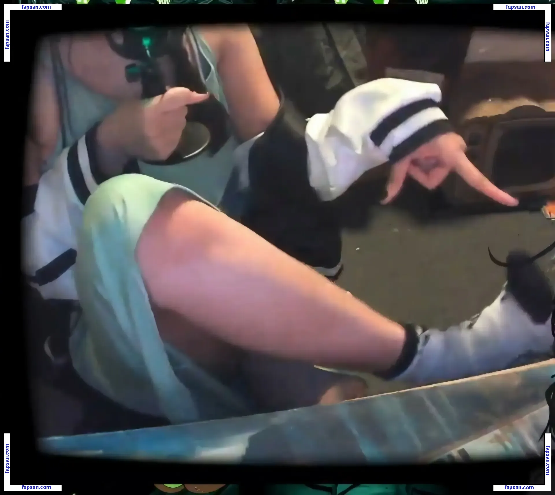 Elfinpsyop голая фото #0044 с Онлифанс