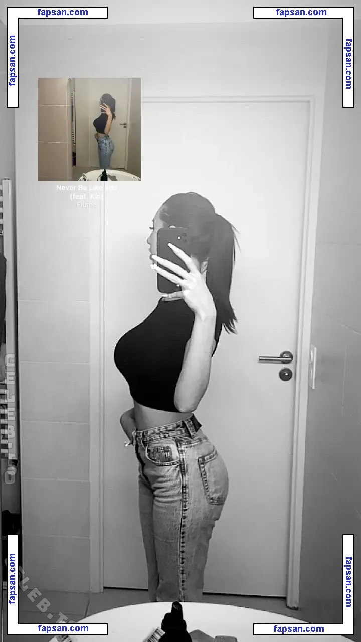 Elisa Bary голая фото #0002 с Онлифанс