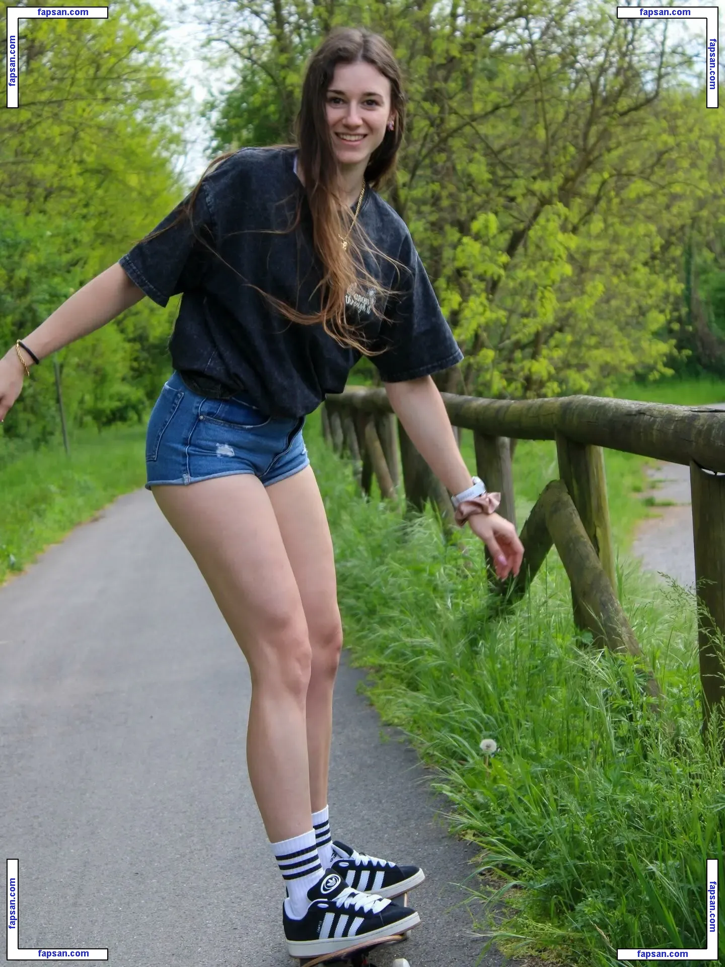 Elisa Santinon nude photo #0021 from OnlyFans