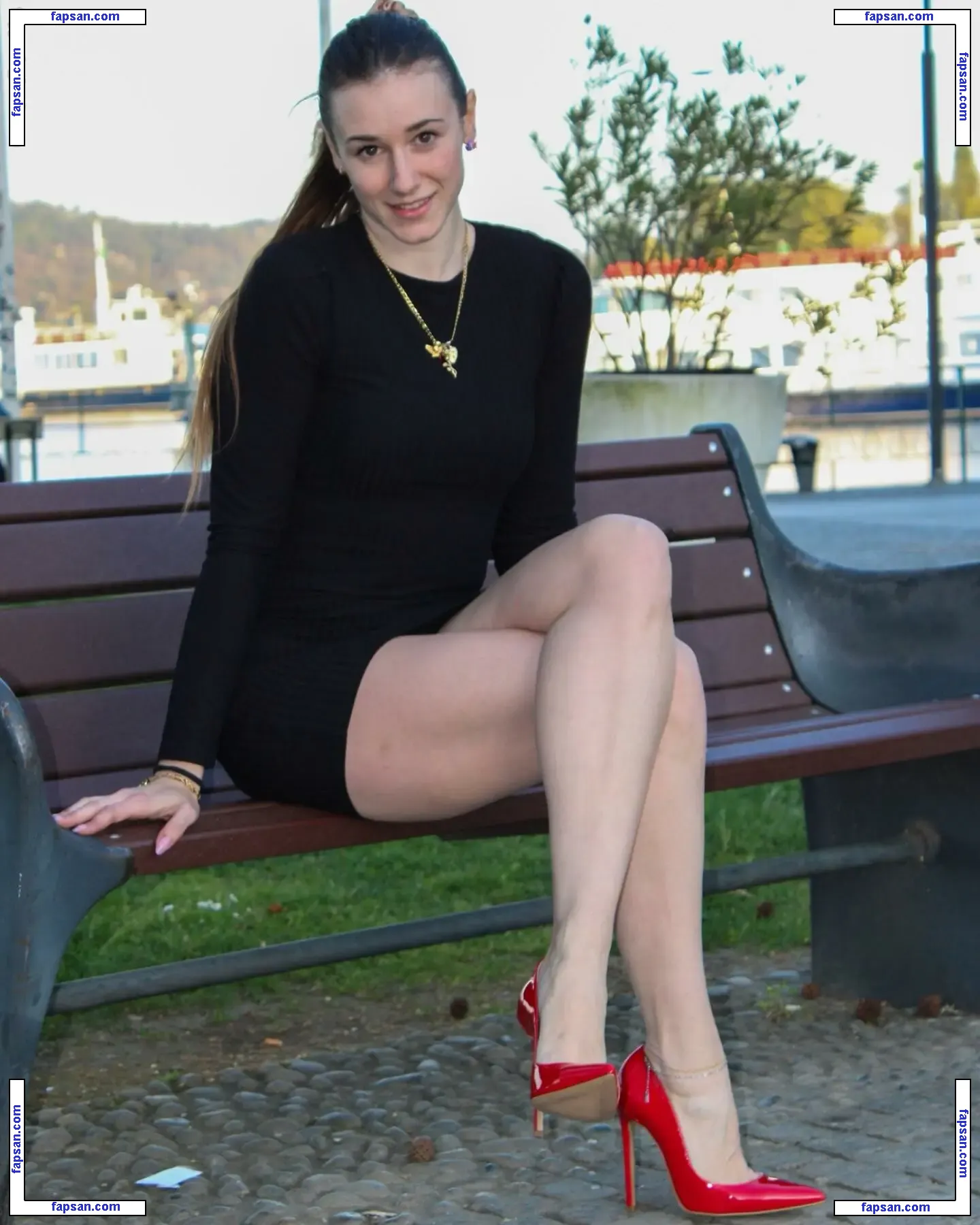 Elisa Santinon nude photo #0039 from OnlyFans