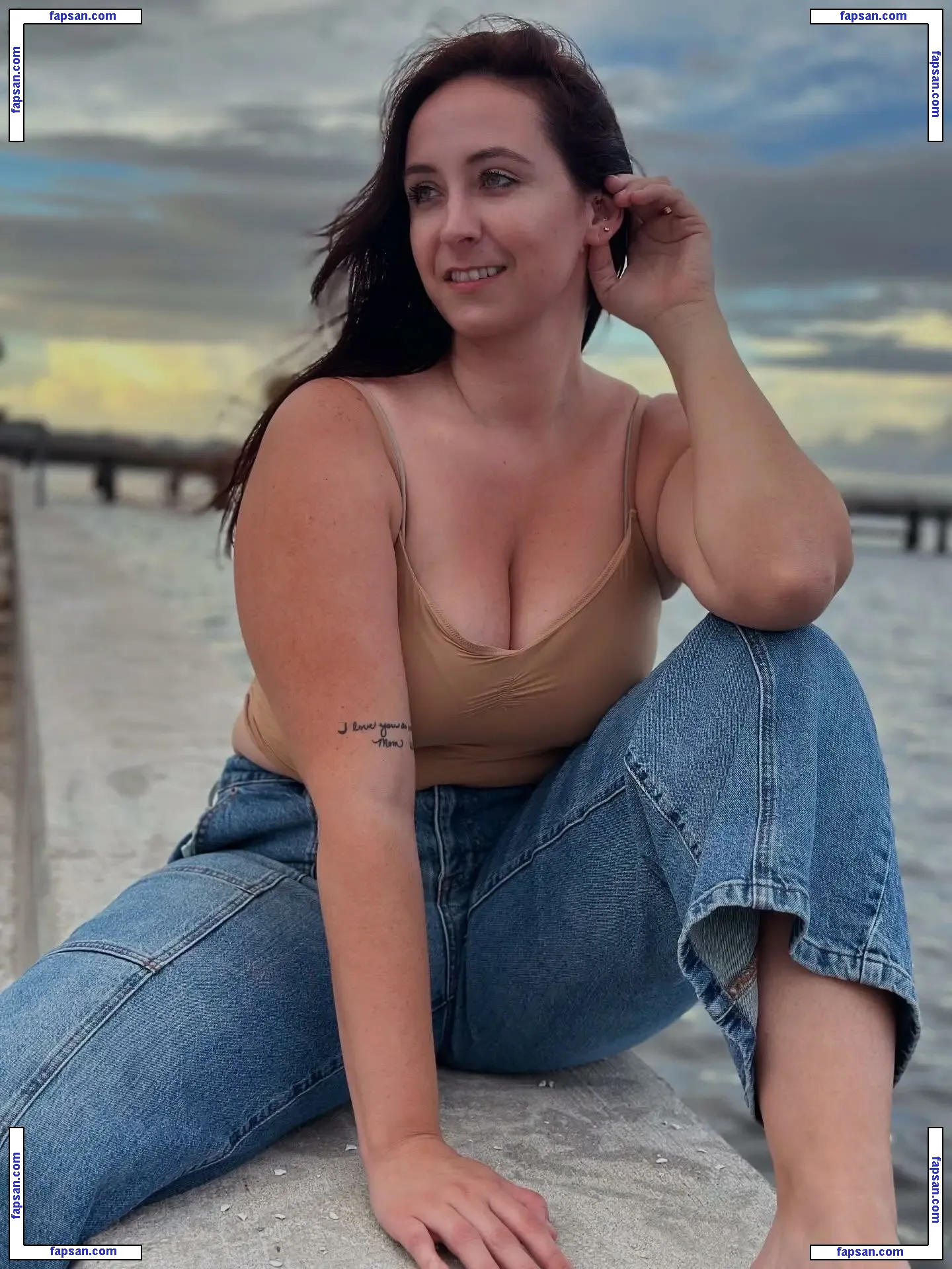 Elise Bolton Bikini Bowler nude photo #0009 from OnlyFans