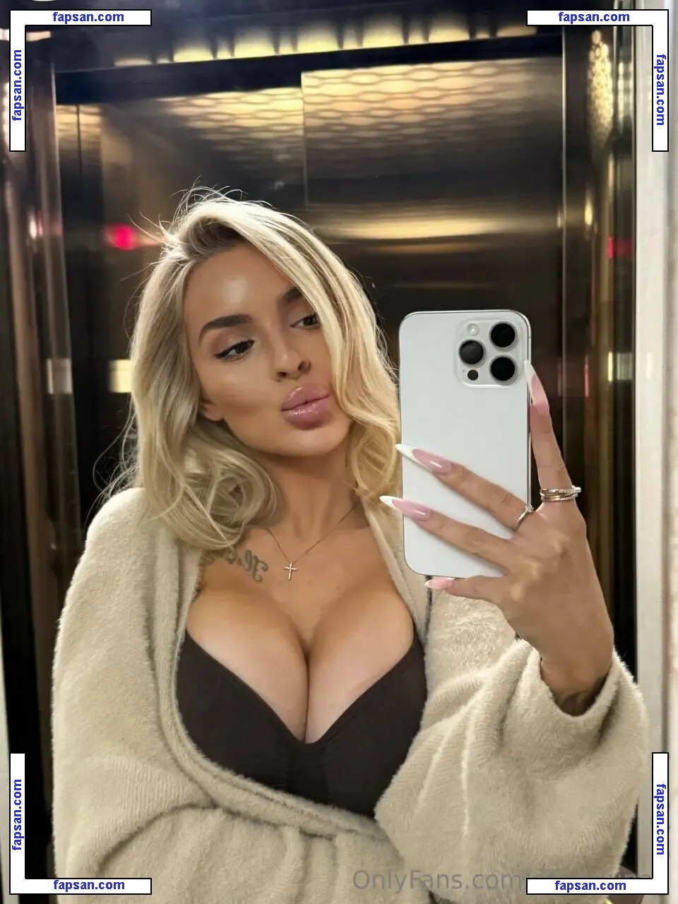 elise_luna7 nude photo #0063 from OnlyFans