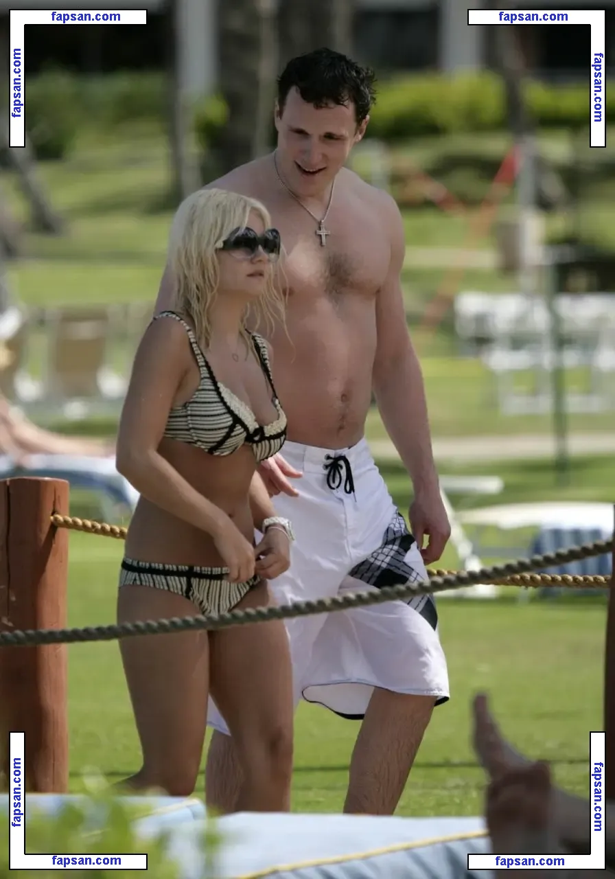 Elisha Cuthbert nude photo #0026 from OnlyFans
