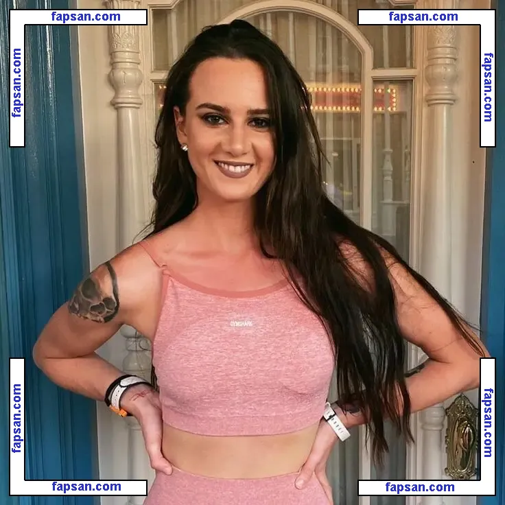 Elisha Helton nude photo #0027 from OnlyFans