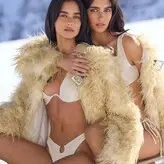 Elisha & Renee Herbert голая #0273