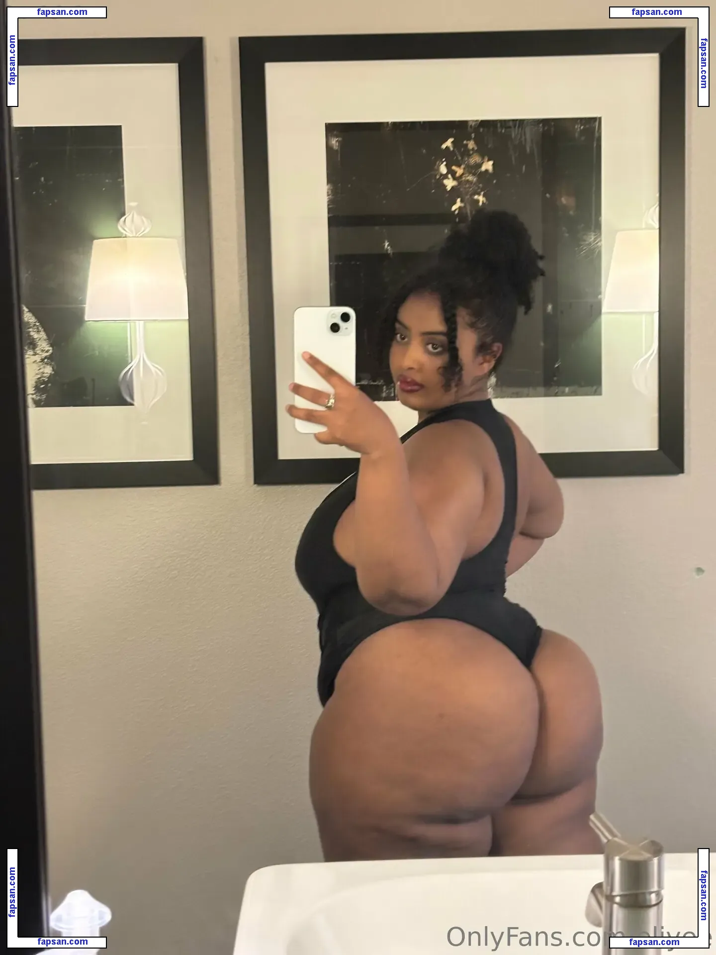 eliyee nude photo #0010 from OnlyFans