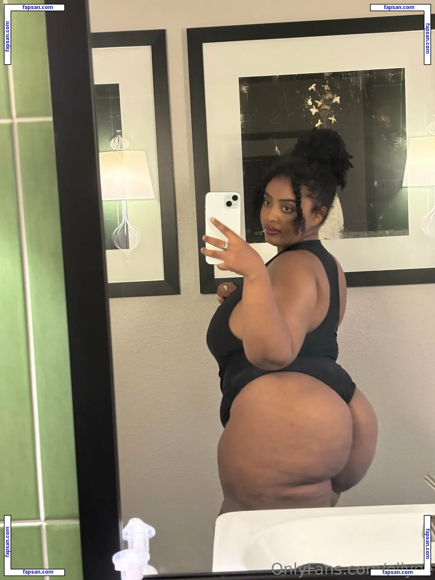 eliyee nude photo #0014 from OnlyFans
