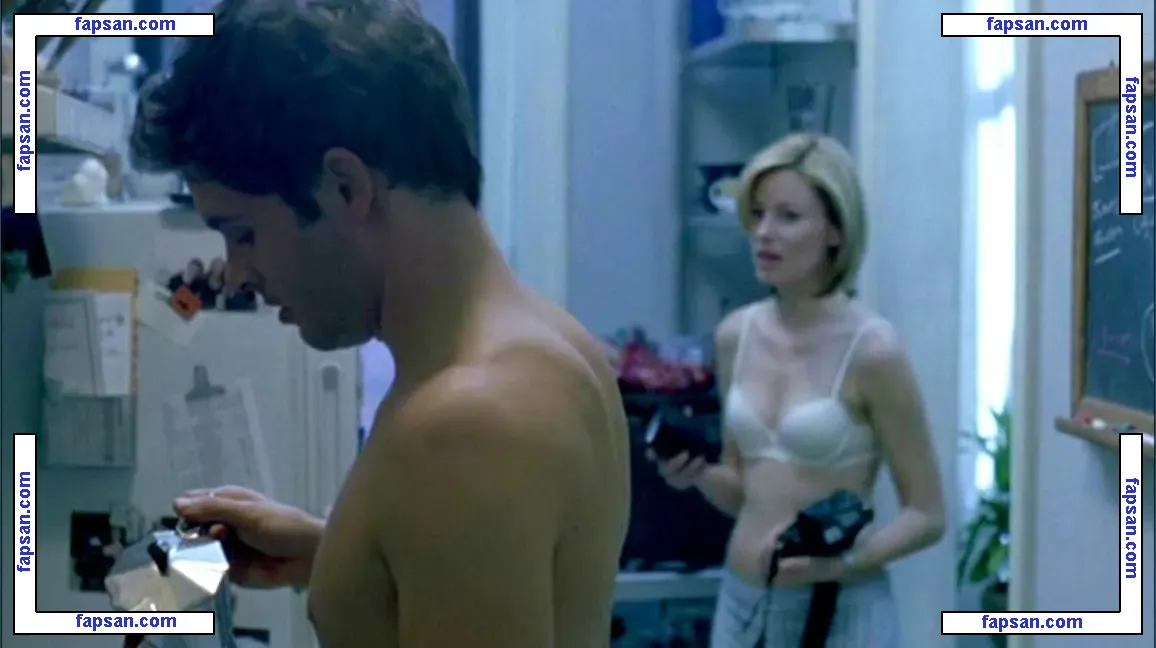 Elizabeth Banks nude photo #0023 from OnlyFans