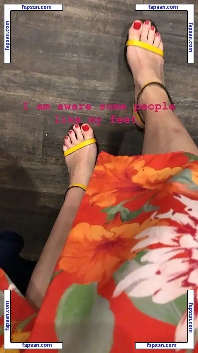 Elizabeth Banks nude photo #0412 from OnlyFans
