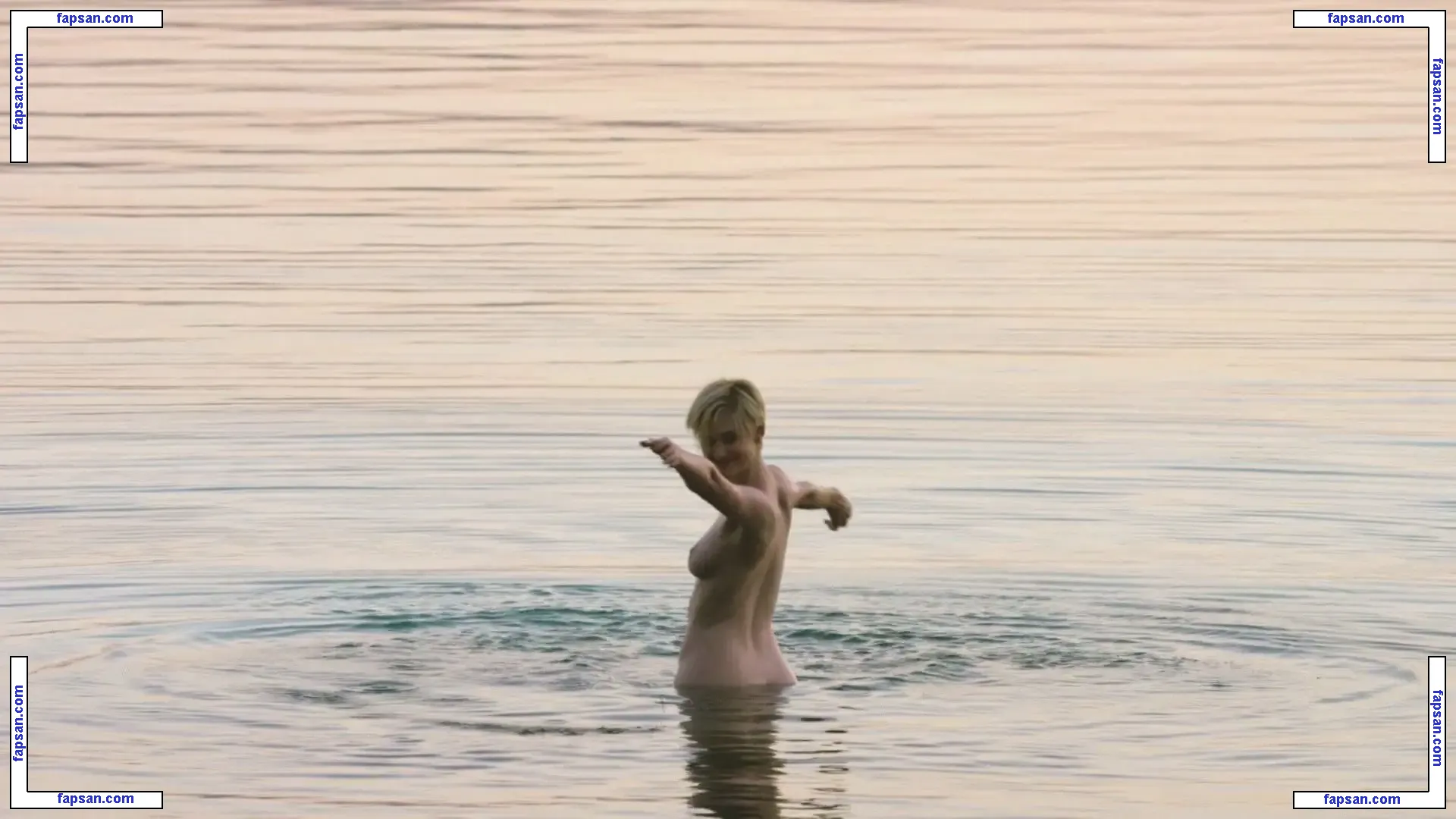 Elizabeth Debicki nude photo #0023 from OnlyFans