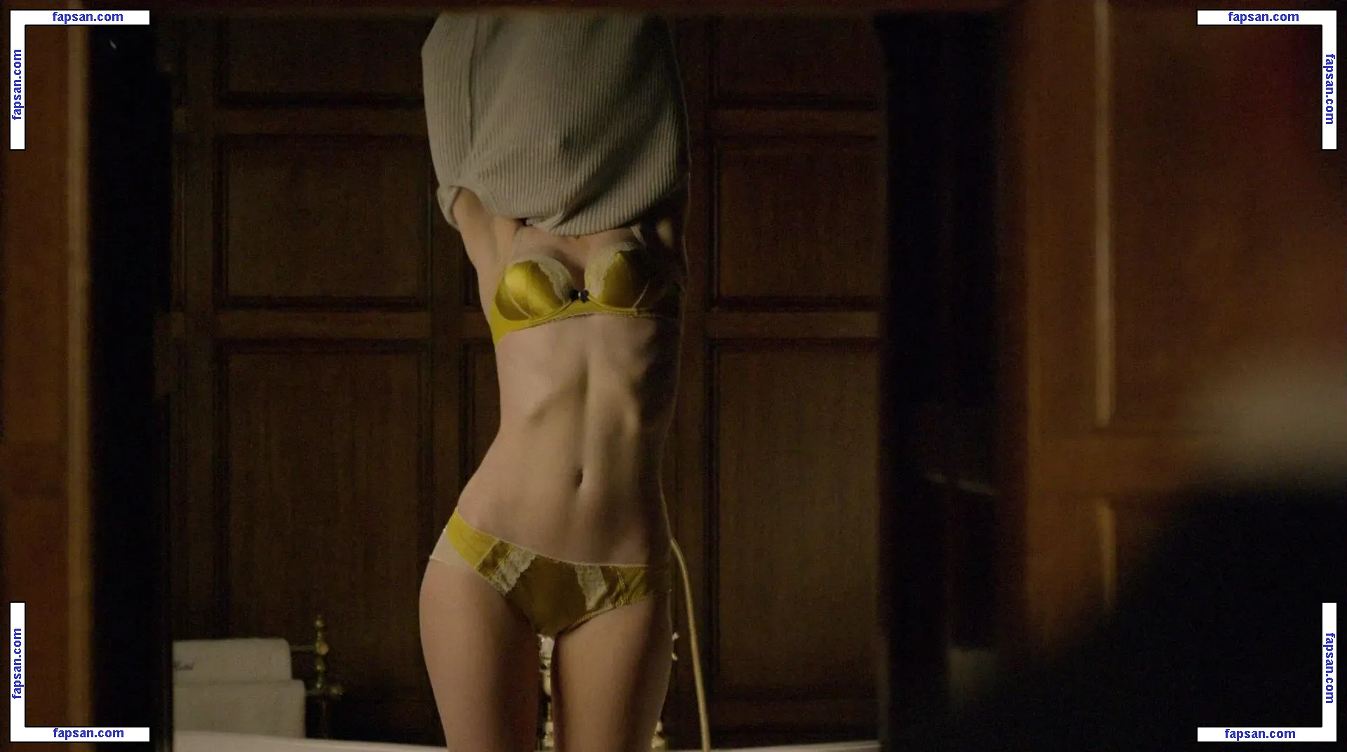 Elizabeth Debicki nude photo #0061 from OnlyFans