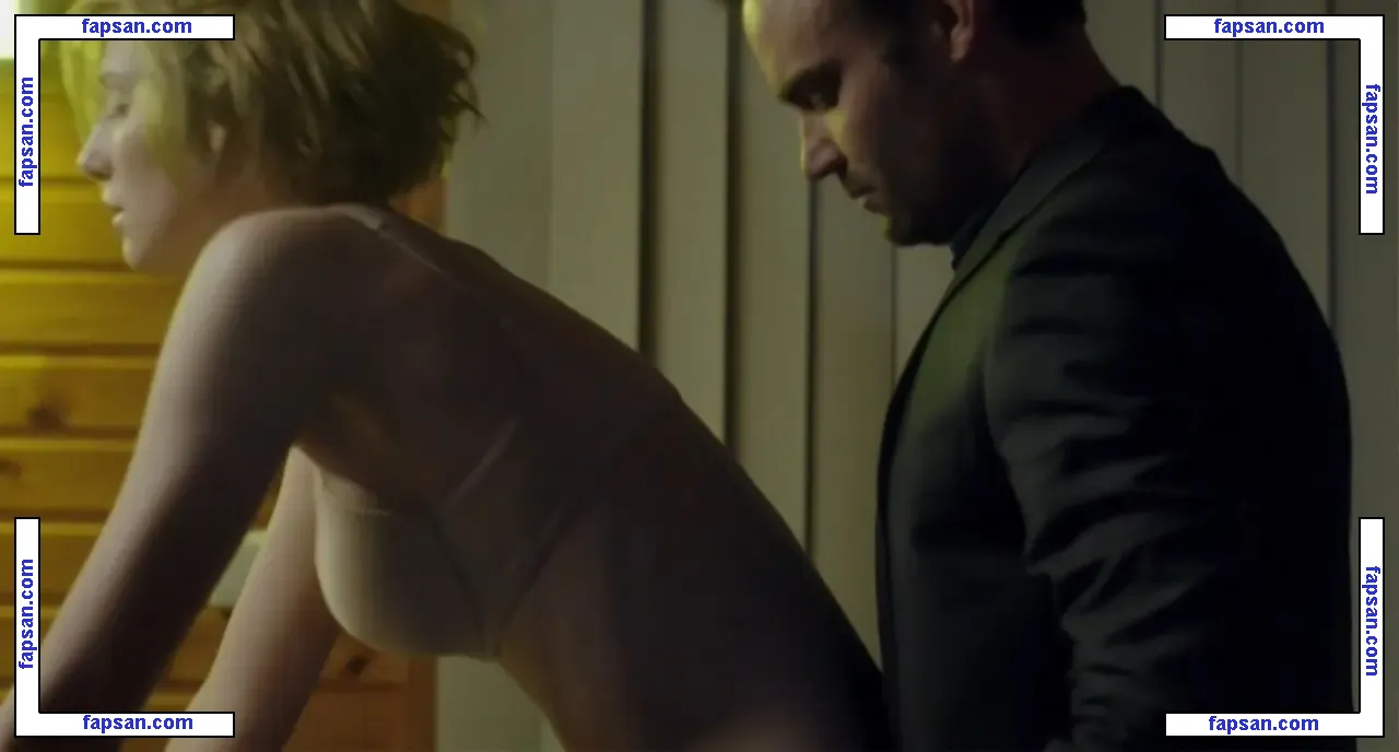 Elizabeth Debicki nude photo #0099 from OnlyFans