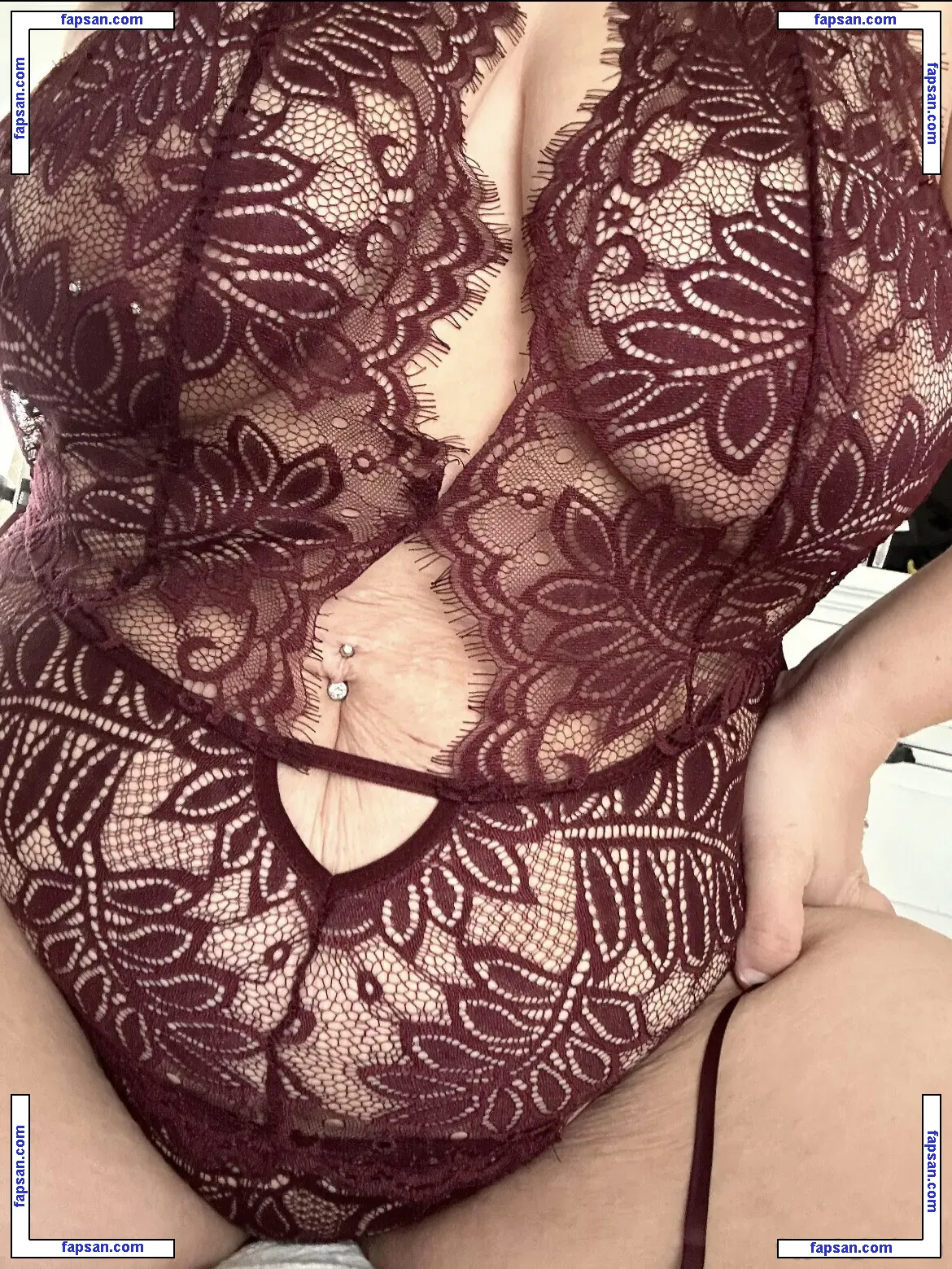 ElizabethHills11 nude photo #0017 from OnlyFans