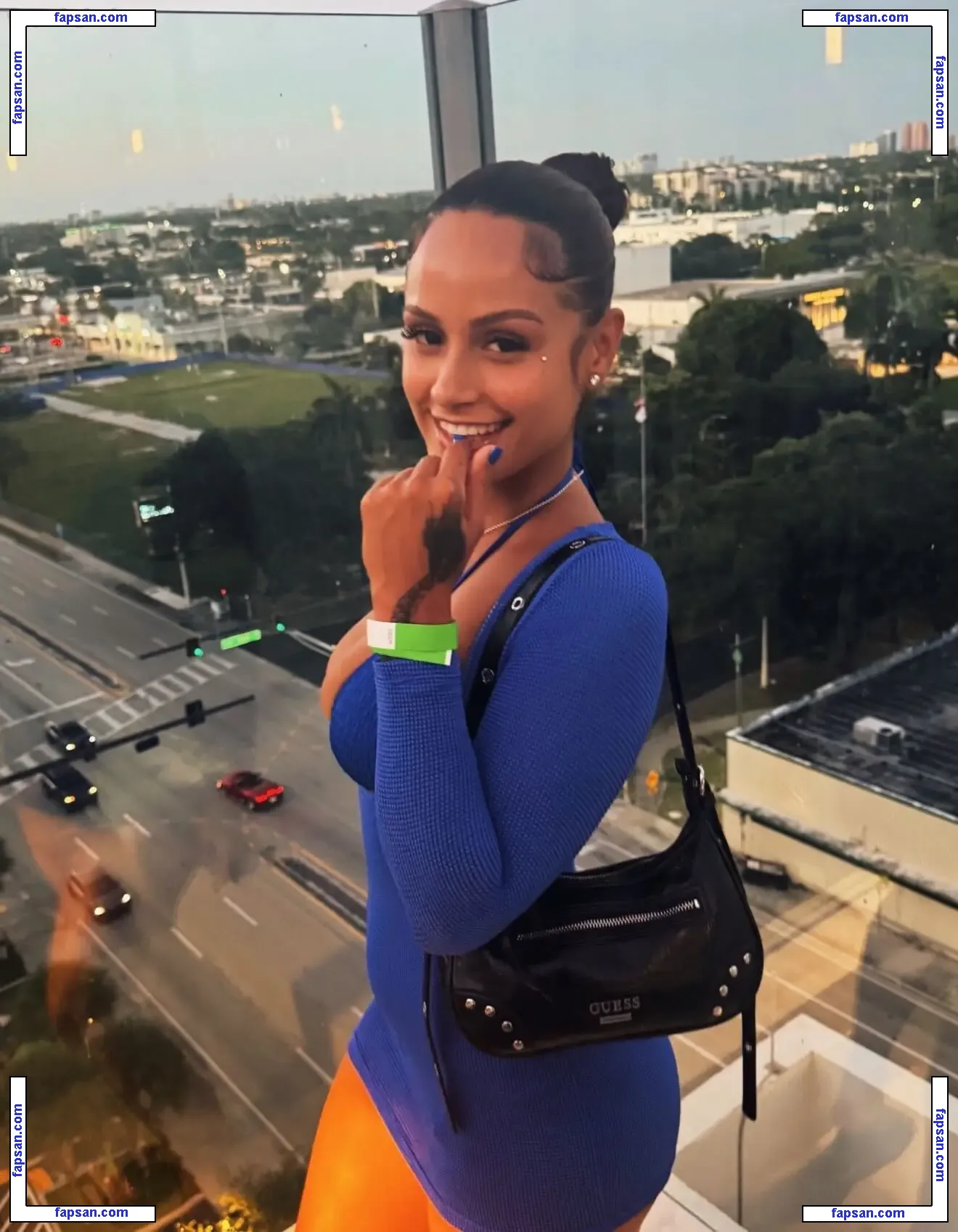 elizabethrosecarrasco голая фото #0005 с Онлифанс