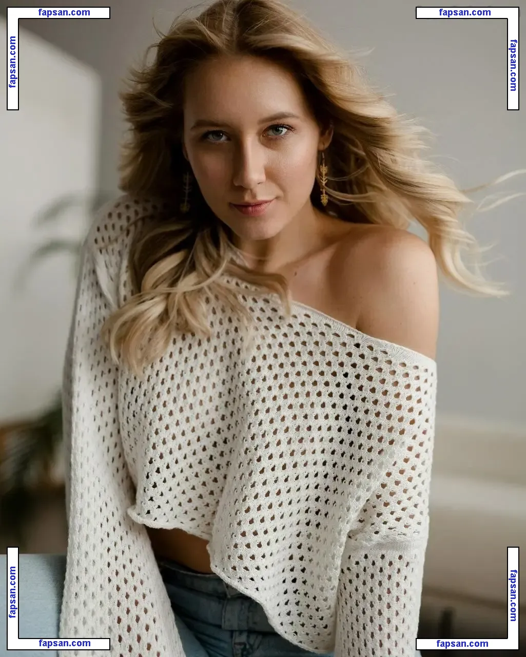 Elizaveta Shabanova голая фото #0012 с Онлифанс