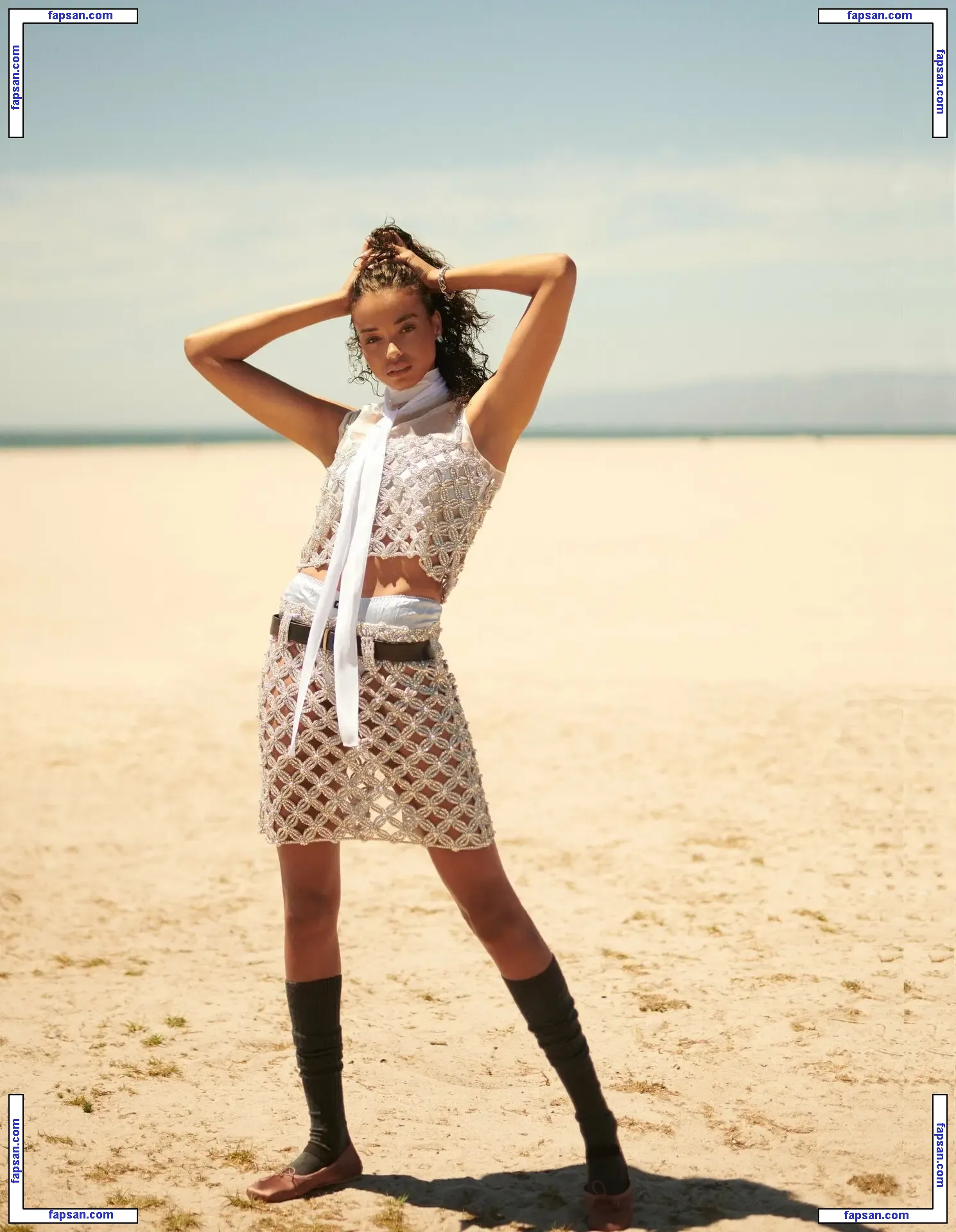 Ella Balinska голая фото #0407 с Онлифанс