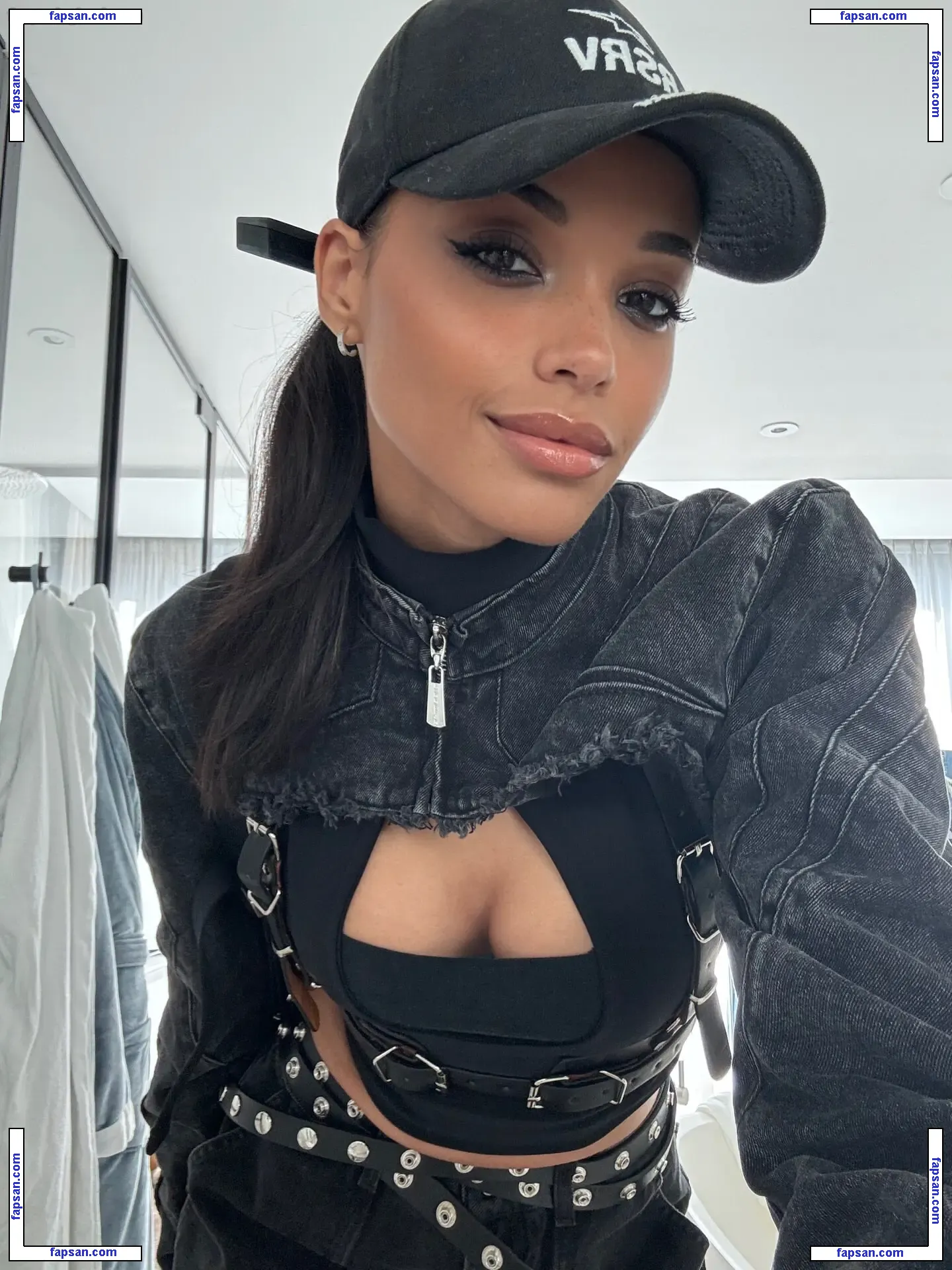 Ella Balinska голая фото #0420 с Онлифанс