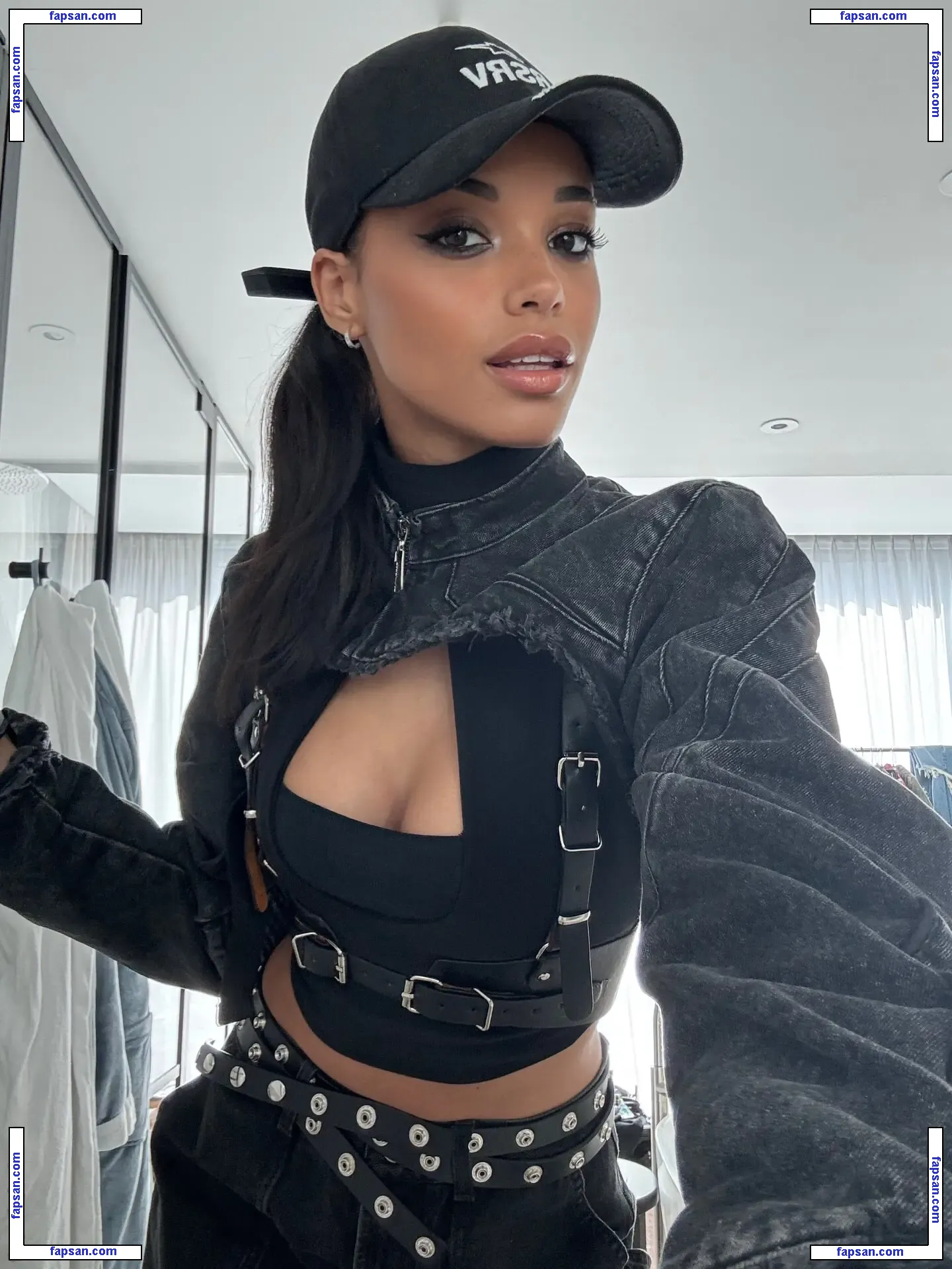 Ella Balinska голая фото #0422 с Онлифанс