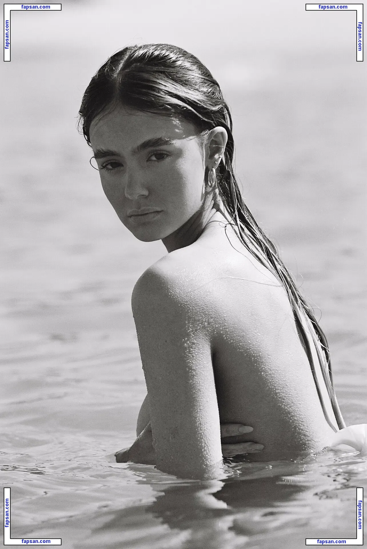 Ella Cervetto голая фото #0907 с Онлифанс