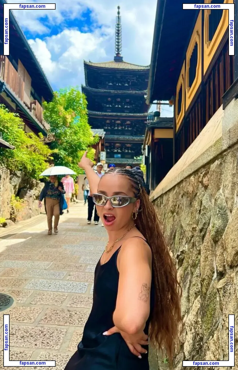 Ella Eyre nude photo #0120 from OnlyFans