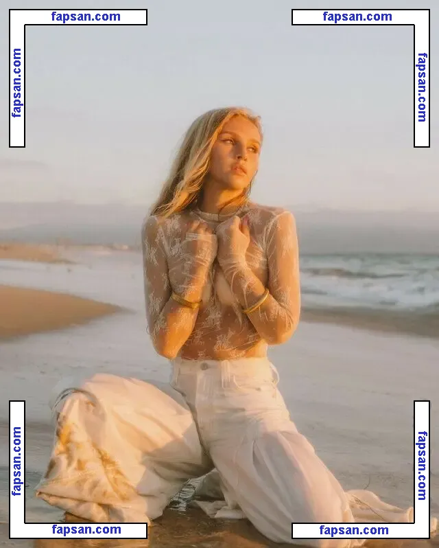 Ella Horan голая фото #0095 с Онлифанс