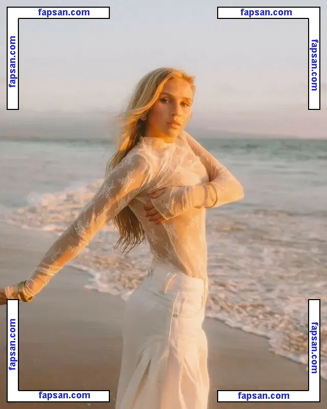 Ella Horan голая фото #0096 с Онлифанс