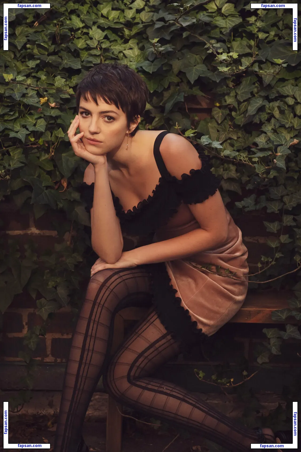 Ella Hunt голая фото #0123 с Онлифанс