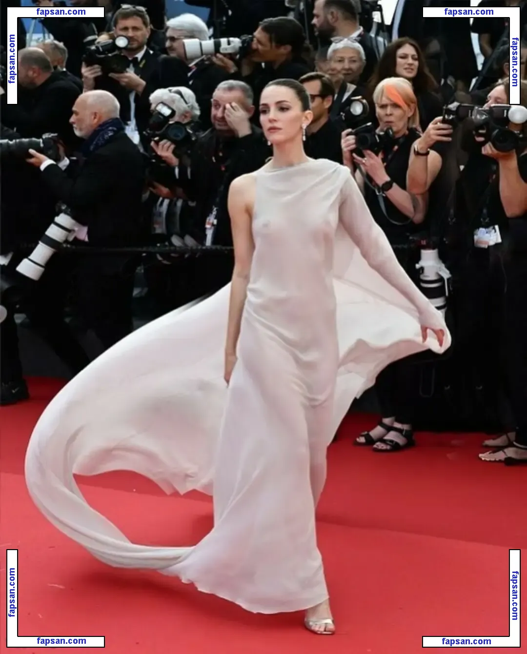 Ella Hunt голая фото #0128 с Онлифанс