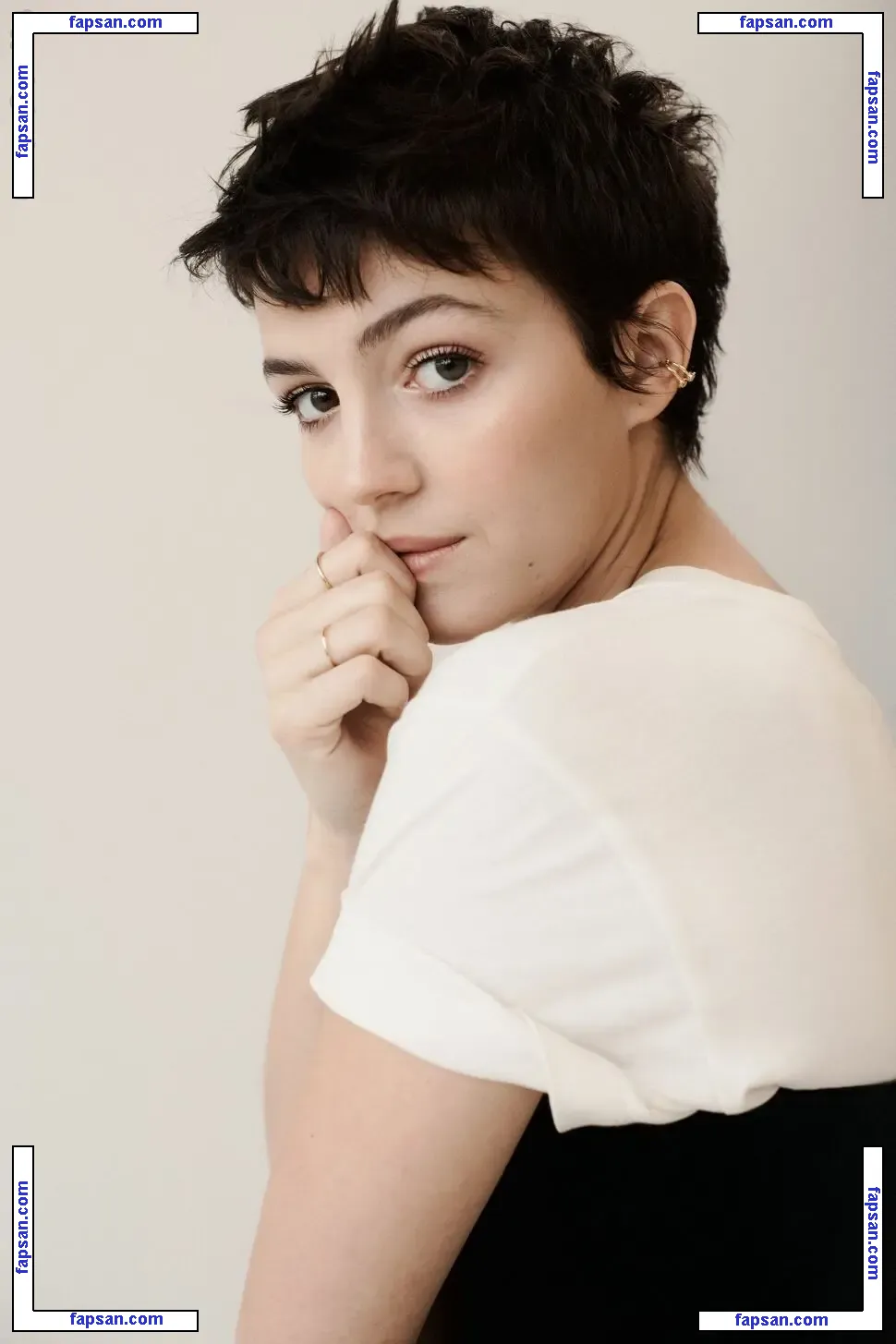 Ella Hunt голая фото #0130 с Онлифанс