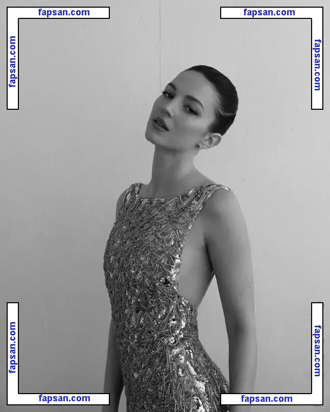 Ella Hunt голая фото #0133 с Онлифанс