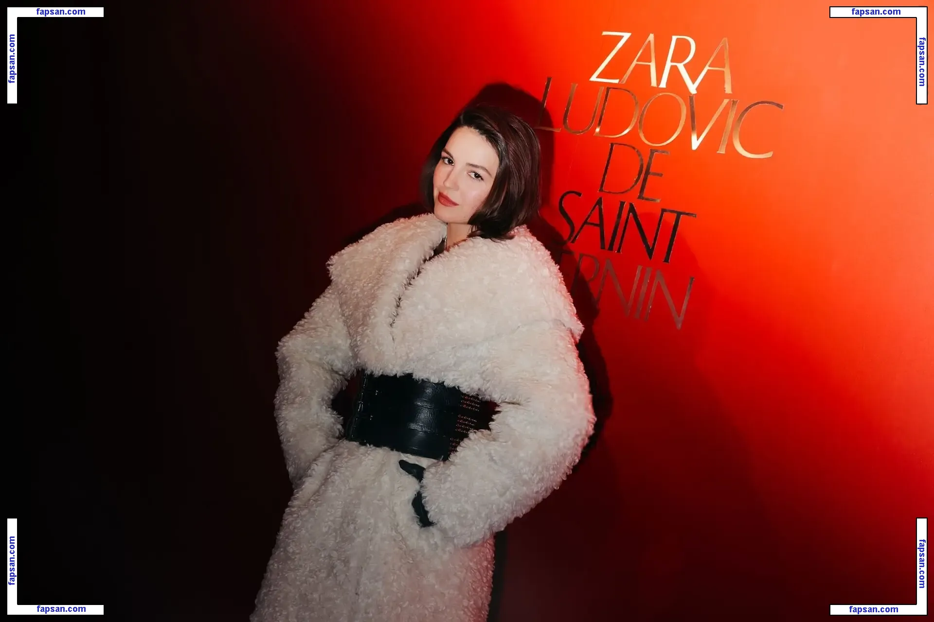 Ella Hunt голая фото #0142 с Онлифанс