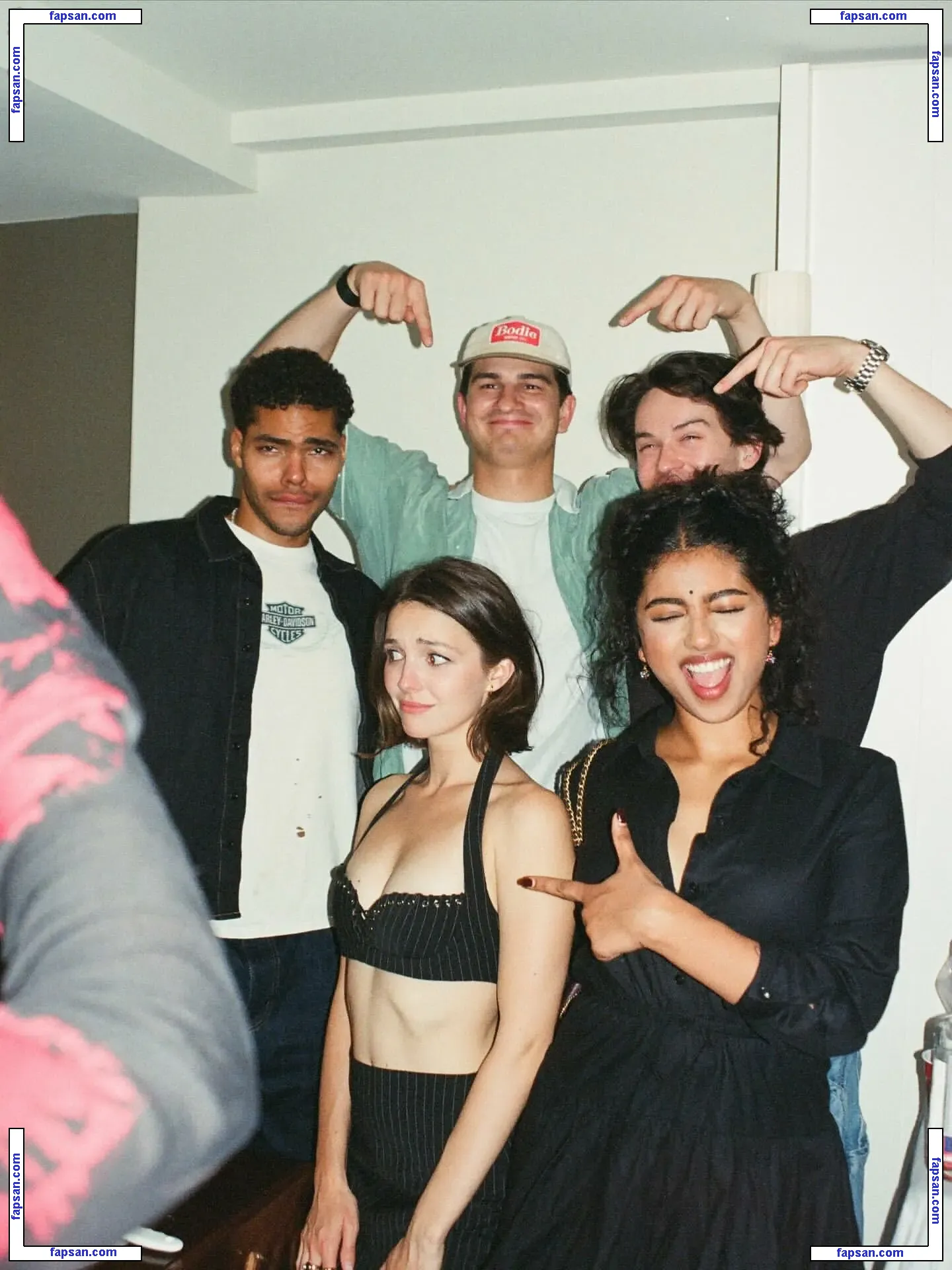 Ella Hunt голая фото #0147 с Онлифанс