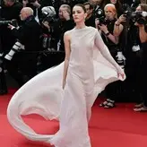 Ella Hunt голая #0128