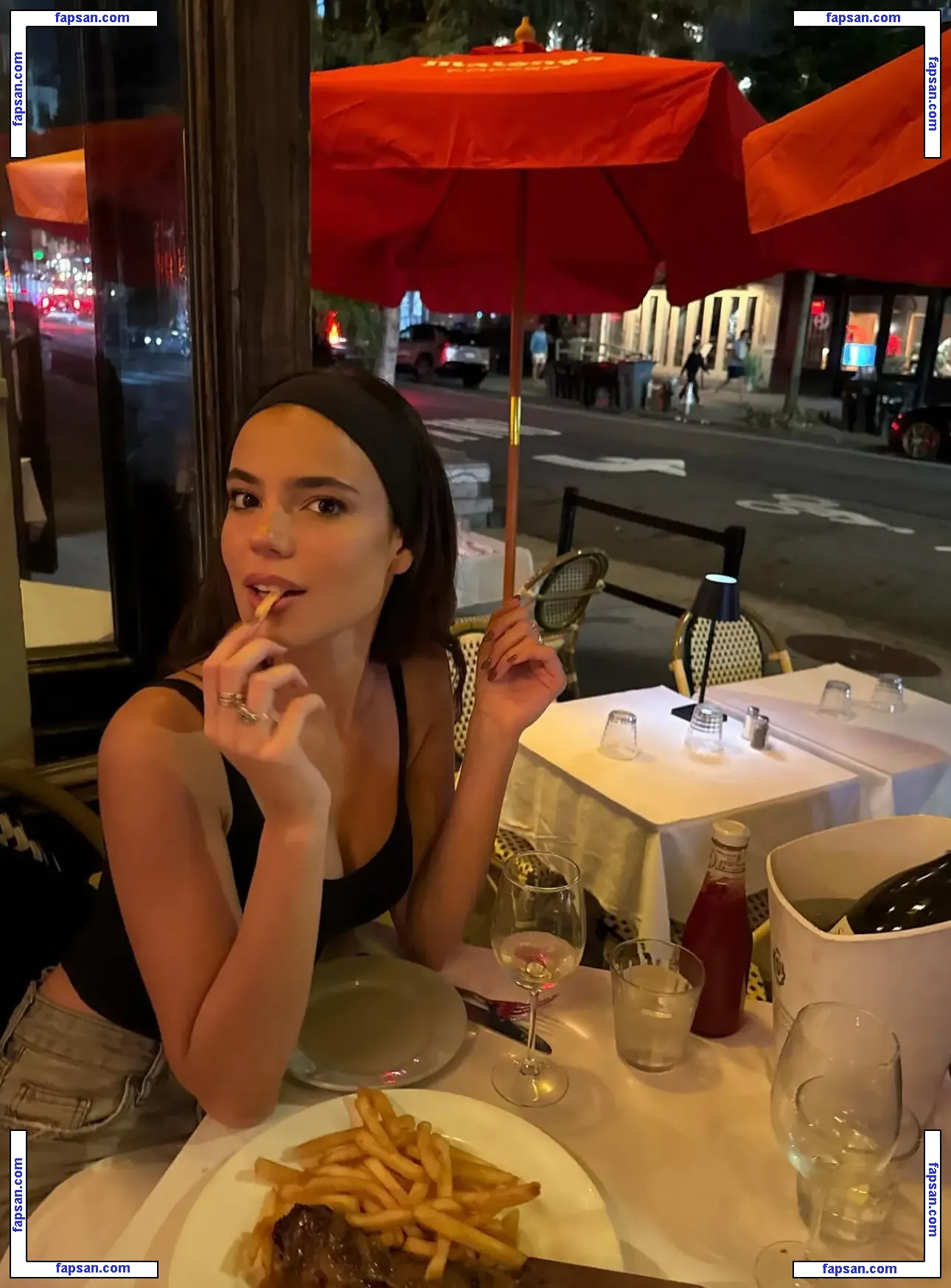 Ella Mendelsohn nude photo #0504 from OnlyFans