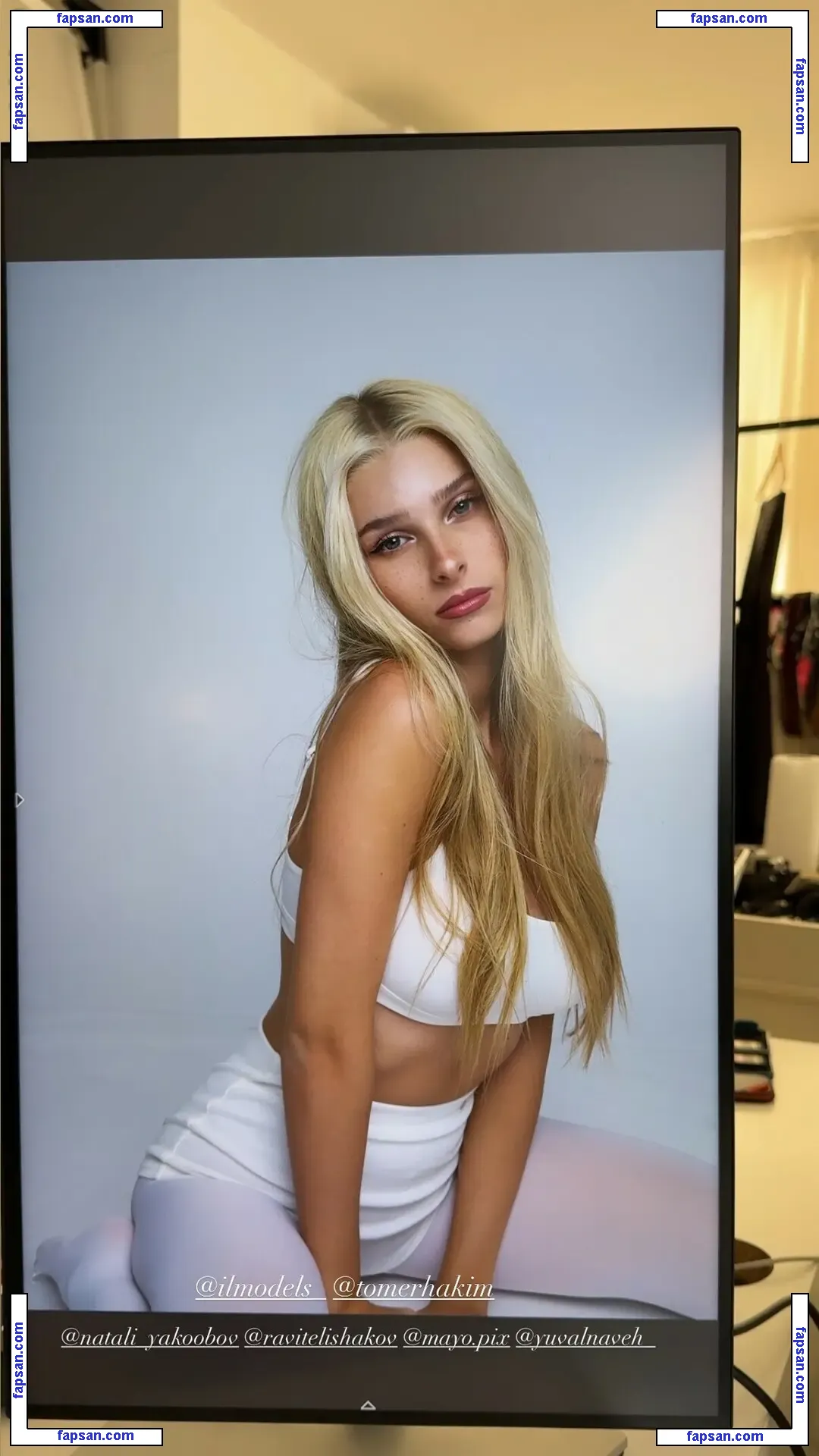 Ella Netzer nude photo #0036 from OnlyFans