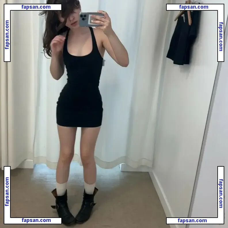 Ella Woolsey nude photo #0002 from OnlyFans