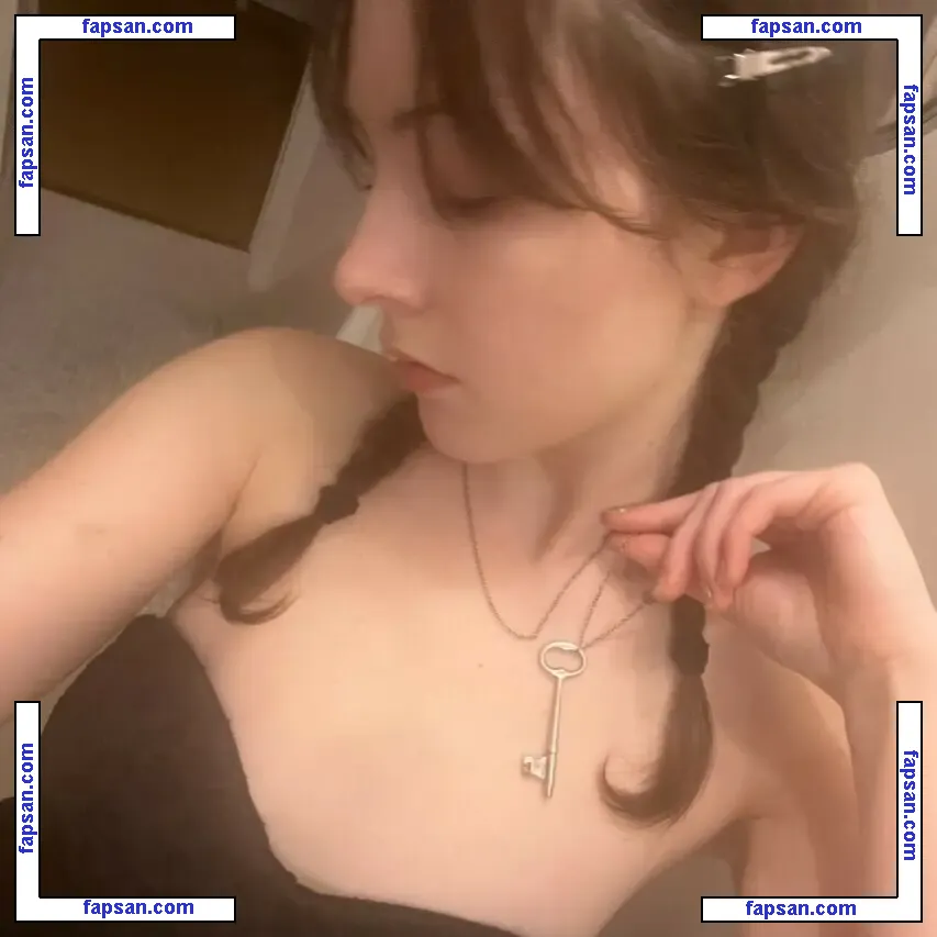 Ella Woolsey nude photo #0011 from OnlyFans