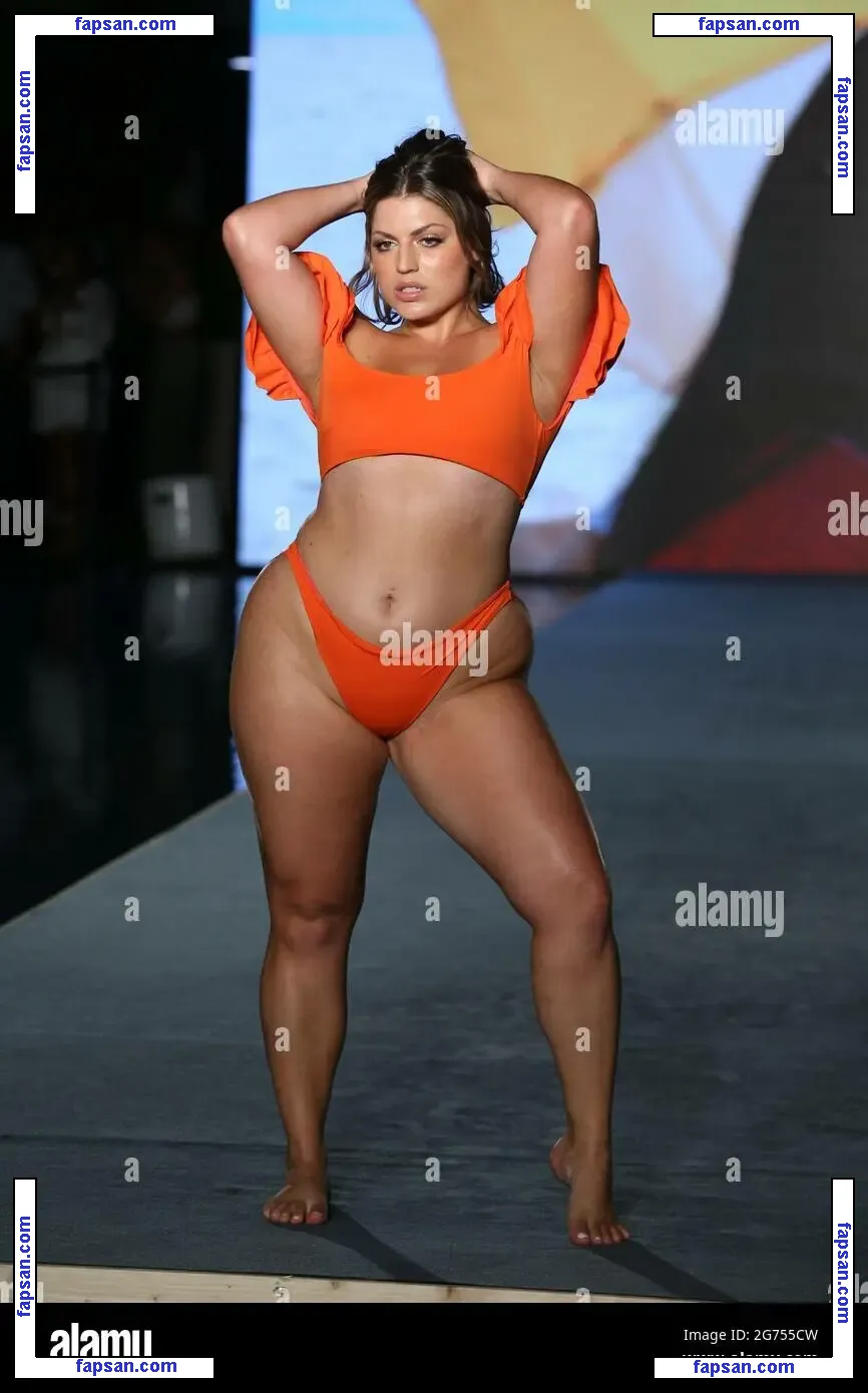 ellahalikas голая фото #0009 с Онлифанс