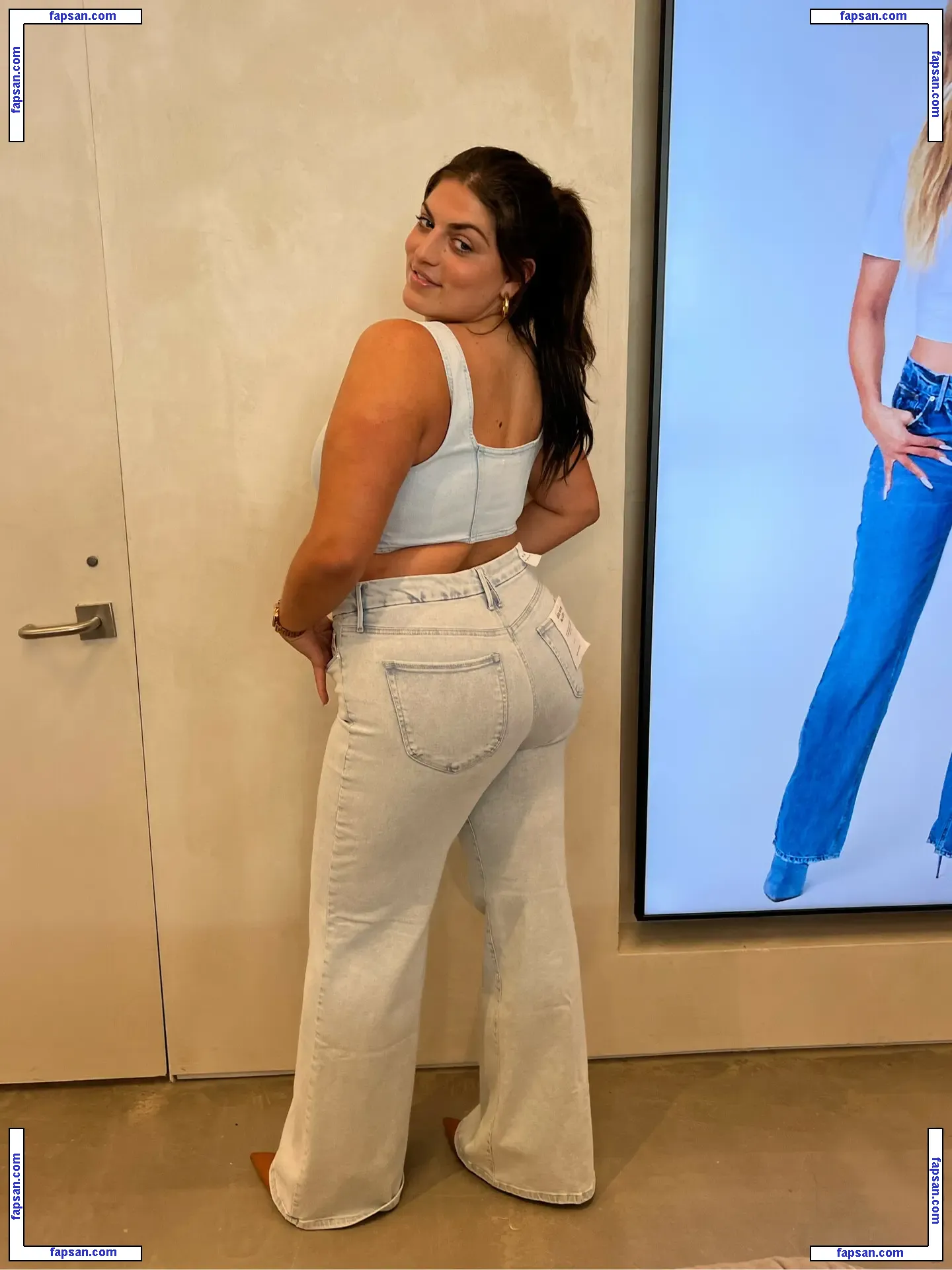 ellahalikas голая фото #0016 с Онлифанс