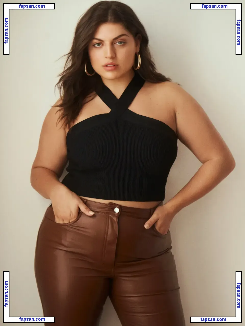 ellahalikas голая фото #0020 с Онлифанс