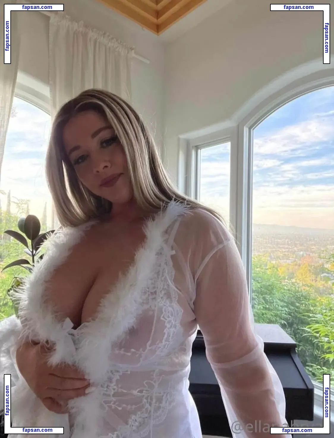 Ellanabryan nude photo #0021 from OnlyFans