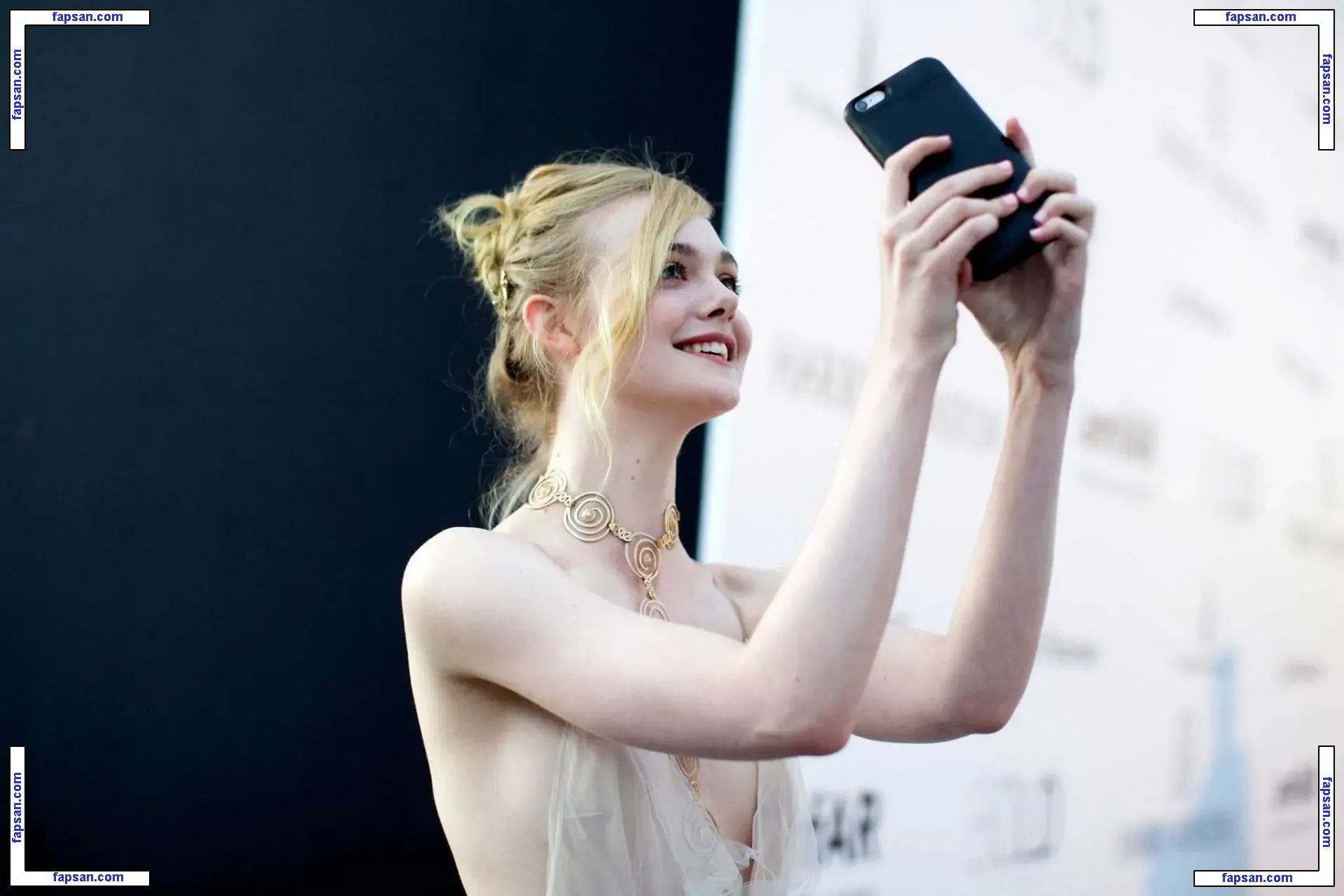 Elle Fanning голая фото #0172 с Онлифанс