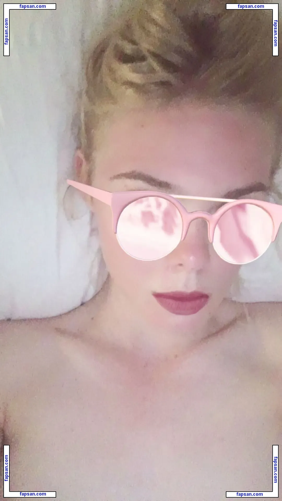Elle Fanning голая фото #0403 с Онлифанс