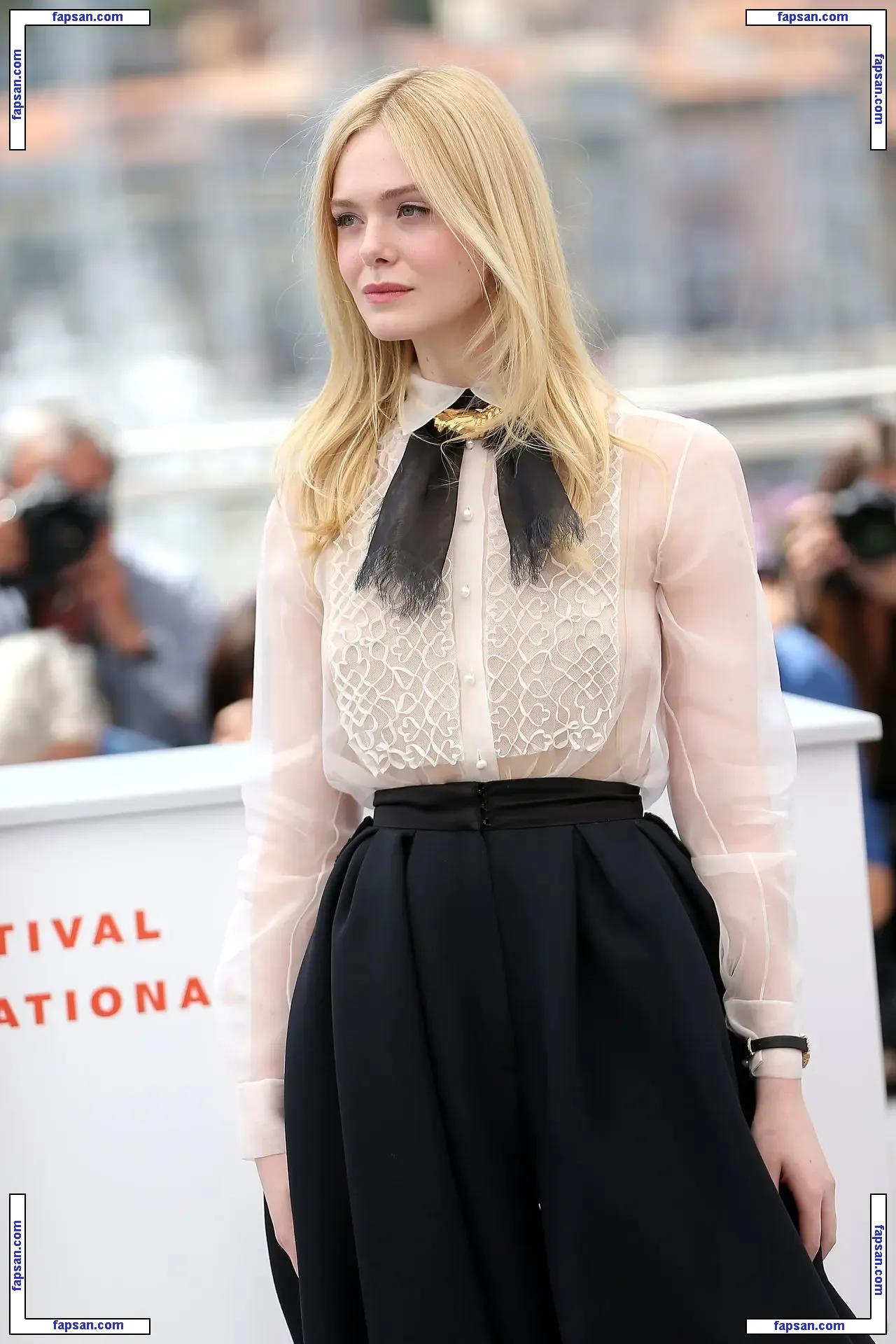 Elle Fanning голая фото #0439 с Онлифанс